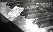 Jewish artists envelop in prayer