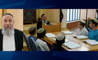 הרב רימון לומד משניות עם הילדים היתומים