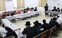 האדמו"ר הדליק עם הילדים המיוחדים