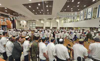 צפו: תפילת יום ירושלים בישיבת בית אל