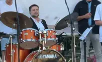 Minister Smotrich drumming during Flag March in Jerusalem