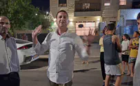 ח"כ אוהד טל התעמת עם מפגינים מחוץ לביתו