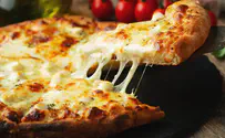 Anti-Israel students harass Israeli professor, steal pizzas
