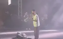 עדן חסון הופיע בצפון והקדיש שיר לחטופים