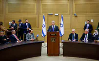 מי באמת שולט בממשלה - ומי רק מחכה על הגדר?