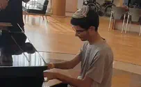 Severely injured soldier makes music again