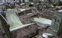 How many French synagogues and cathedrals can burn by accident'?