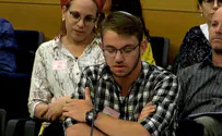 נועם בכה כשסיפר על ההתמודדות כבחור דתי