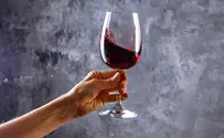 צילום: ISTOCK כוסית יין אדום מאריכה חיים? לא בטוח