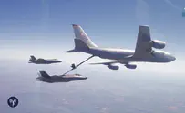 Air Force practices aerial refueling of fighter jets