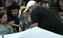רגב בן ה-8 אומר קדיש על אביו גדעון שנרצח