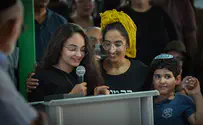 מעל הבמה הזו אני זועקת ודורשת מהקב"ה - די