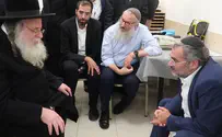 צילום: דבר אמת ראש הישיבה ניחם את אבי החטוף שנרצח