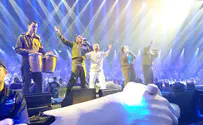 Omer Adam joins Special in Uniform band for emotional performance