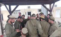 לוחמי גולני שנערכים לתמרון פצחו בריקוד