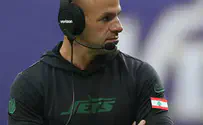 המאמן ענד את סמל לבנון כמחווה ופוטר
