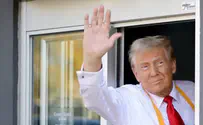 Трамп “поработал” в McDonald's и напал на Харрис