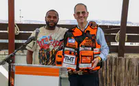 Boxing legend Floyd Mayweather donates 1,000 bulletproof vests