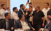 כמעט עימות פיזי בין אלמוג כהן לעופר כסיף