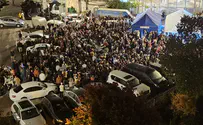 שירה מרגשת באוהל האבלים של משפחת גולדברג