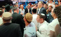 שר הביטחון בחתונת בנו של הרב אליעזר מלמד
