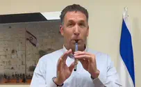 צפו: מתן כהנא מנגן את המנון בני עקיבא