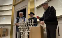 צפו: באוסטרליה כבר הדליקו נר ראשון