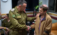 הרמטכ"ל הדליק נר עם פצועי צה"ל: "גיבורים"