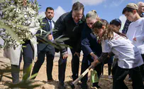 נטיעות ראשונות בשכונה לזכר מח"ט הנח"ל ז"ל