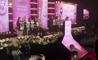 תפילה מרגשת עם אימהות של חטופים