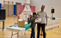 בנו של הרב אלקנה ויזל הי"ד זכה בהגרלה - במעמד שהוביל אביו במשך עשור: "חיבוק מאבא שבשמיים"