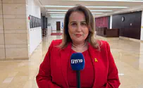 פער ענק בין המפגינים למשפחות החטופים
