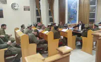 מחאת הלוחמים - בגלל שירת נשים