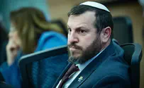 דם עובדי השגרירות על הידיים של יאיר גולן