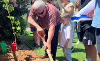 עצי זיכרון ניטעו לזכרו של גל איזנקוט ז"ל