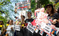 NYC: Hundreds spend Mother's Day calling for hostages' release