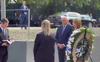 Presidents of Israel and Germany honor Holocaust victims