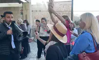 עוכבו לאחר שמחו נגד נשות הכותל