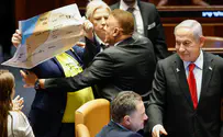 MK Kariv disrupts Netanyahu and is removed