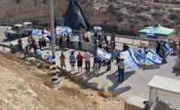 Hebron Mountain governor moves office to protest Arab market
