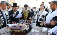 צפו: תפילת הודיה חגיגית ברחבת הכותל המערבי