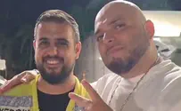 סאבלימינל ננעל מחוץ לרכבו