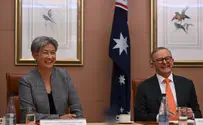 Australia: One eye and four blindfolds