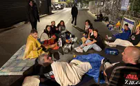 Hostages' families camp out at PM's residence