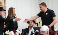 Hundreds of Jews celebrate Rosh Hashanah in Kyiv with ambassadors