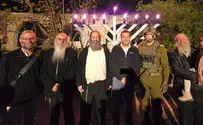 מאות הדליקו נר חנוכה בשא-נור