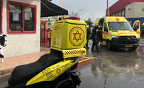 Atarot: Police officer lightly injured in ramming