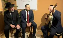 Minister, former Chief Rabbi and yeshiva head break out in song