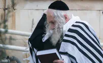 Yonatan Sindel/Flash90 Outrage after convicted leader allowed to pray at Western Wall