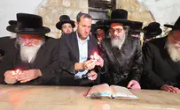 Vizhnitz scion visits Joseph's Tomb